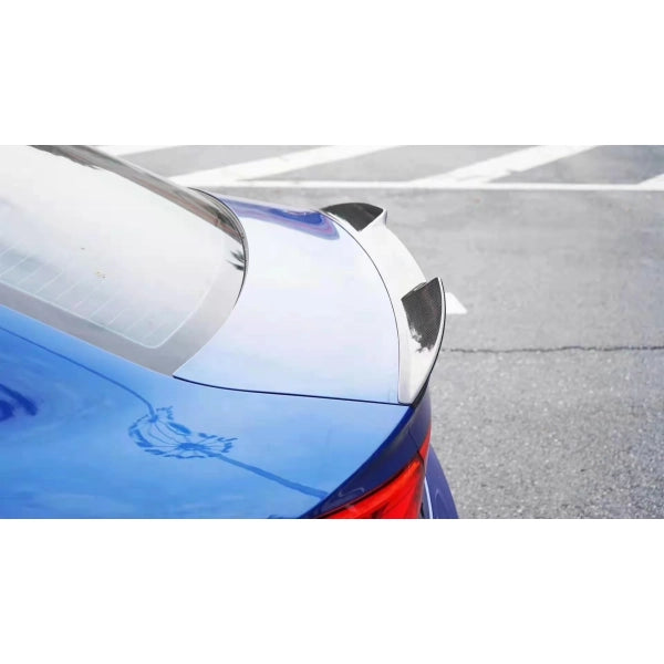 Karbel ducktail-spoiler i pre-preg carbon för Audi A3 / S3 / RS3 8V Sedan variant 2 – bild 3