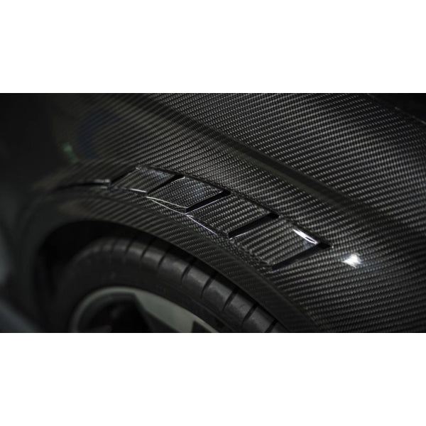 Karbel främre skärmar GT4 med luftintag i Dry Carbon för Audi A3 / S3 / RS3 8V