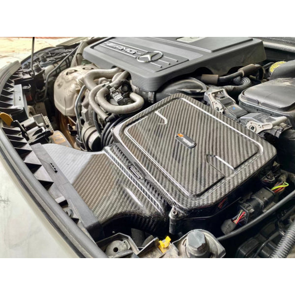 Komplett kalluftsintag i carbon för Mercedes-AMG A45 / CLA45 2.0T (2014–2018)