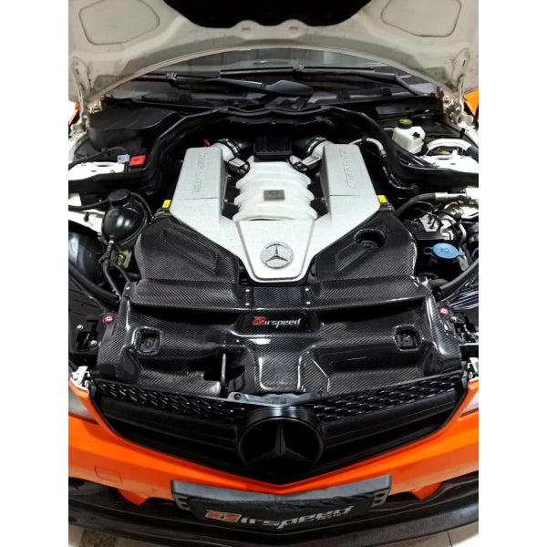 Komplett kalluftsintag i carbon för Mercedes-AMG C63 W204