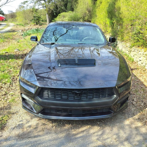 Huvöppning/Scoop – GT Style – Gloss Black – Ford Mustang 2024-2026