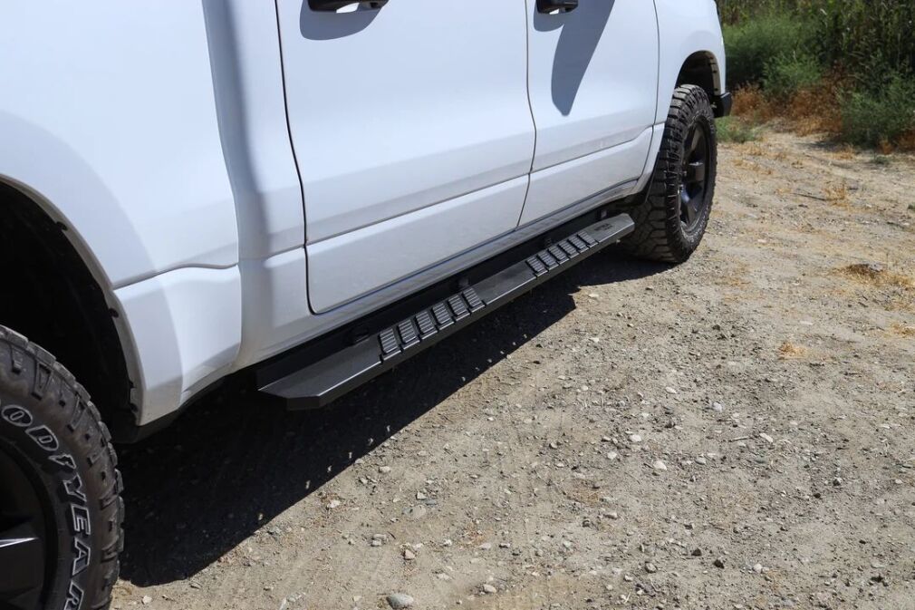 Frontier Side Steps with LED Lighting (RAM 1500 19-24 CREW CAB)