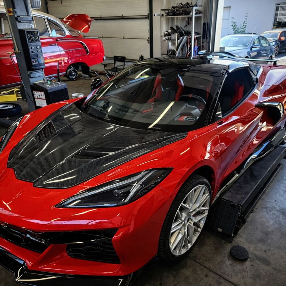 Carbon Fiber Hood (CORVETTE C8 20-26)