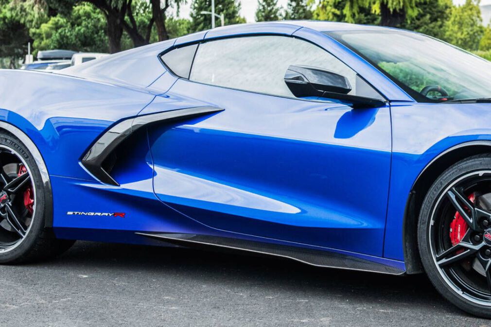 Side Skirts – Carbon Fiber (CORVETTE C8 20-26 Stingray)