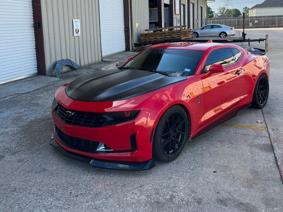 Frontläpp V2-stil blanksvart – Chevrolet Camaro 2016-2023