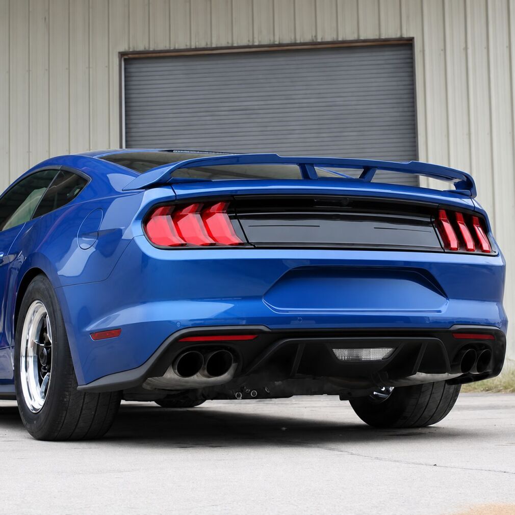 Full Replacement Panel till bagagelucka – PERFORMANCE – Gloss Black – Ford Mustang 2015-2023