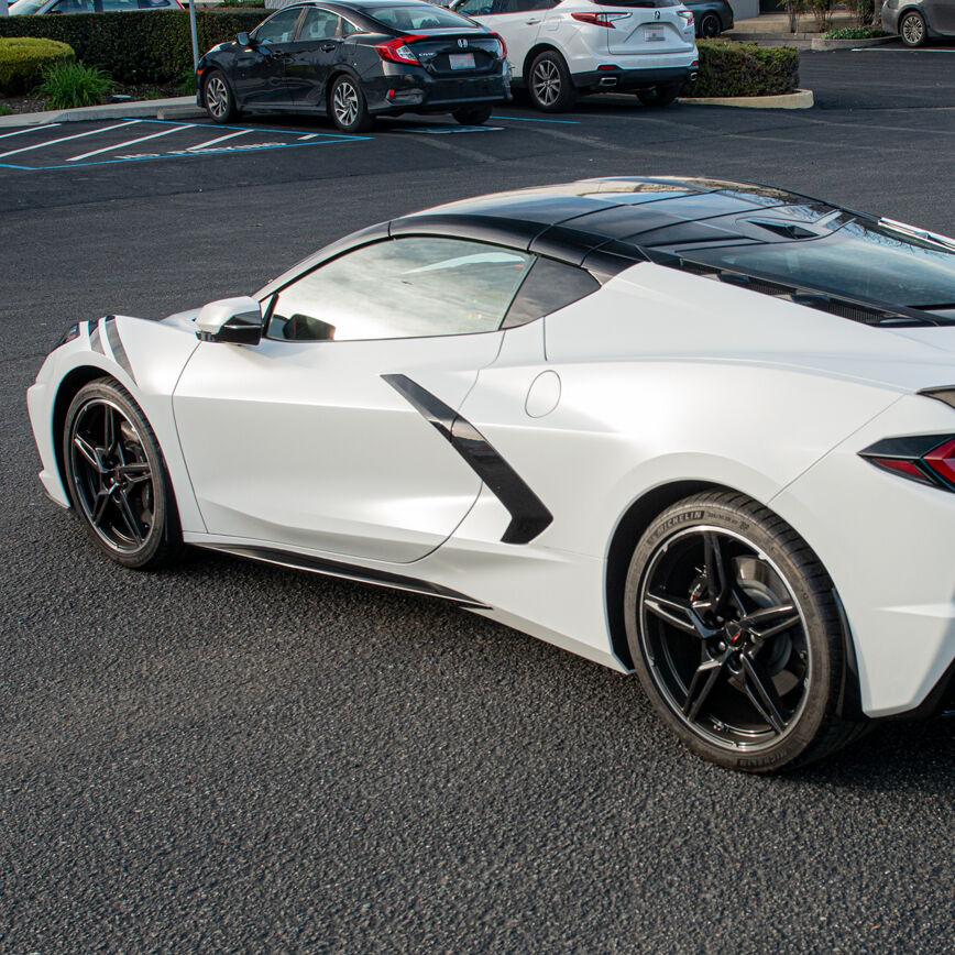 Side Skirts – V3 Style – Matte Black (CORVETTE C8 20-26)