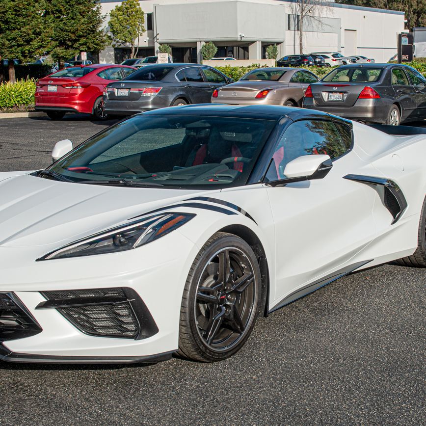 Side Skirts – V3 Style – Gloss Black (CORVETTE C8 20-26)