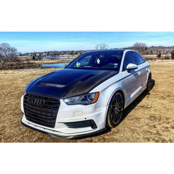 Motorhuv version 1 i blank carbon för Audi A3 / S3 / RS3 8V Sedan