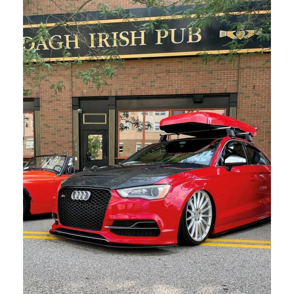Motorhuv version 2 i blank carbon för Audi A3 / S3 / RS3 8V Sedan