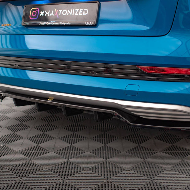 Bakre Splitter (With Vertical Bars) för Audi e-tron