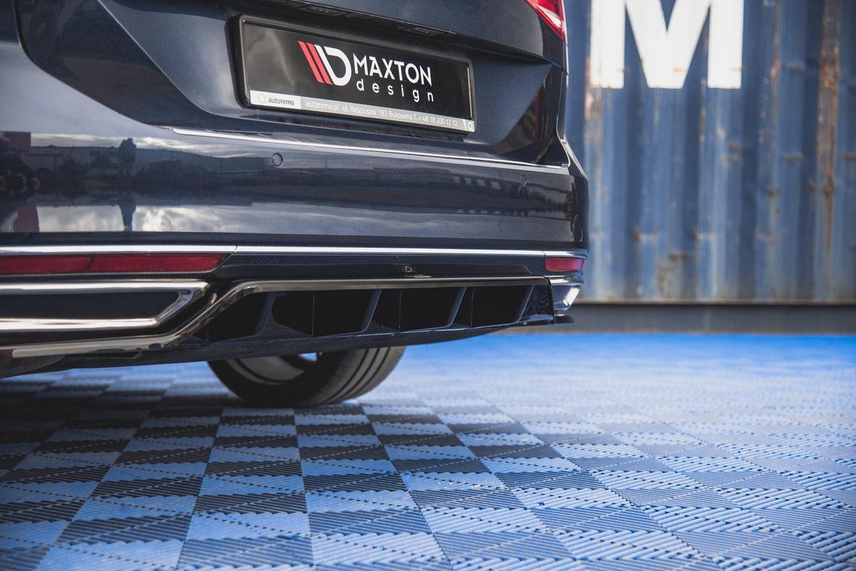 Bakre Splitter (With Vertical Bars) för Volkswagen Passat B8