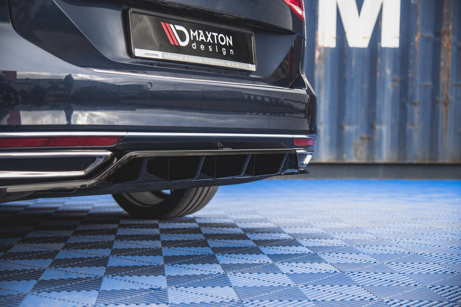 Bakre Splitter (With Vertical Bars) för Volkswagen Passat B8