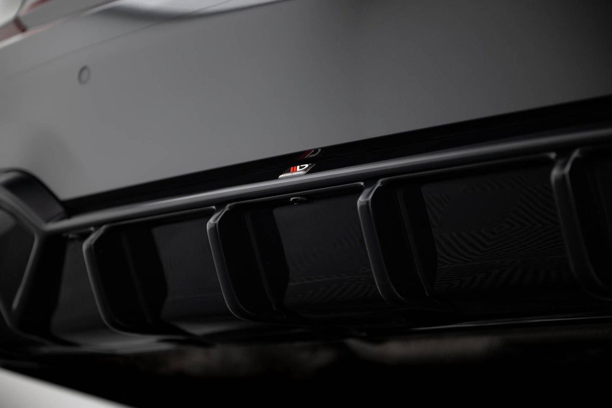 Rear Valance för BMW 3 M-Pack G20 / G21 (Fits car with towbar)