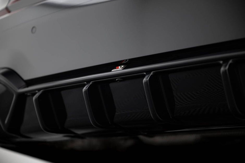 Rear Valance för BMW 3 M-Pack G20 / G21 (Fits car with towbar)