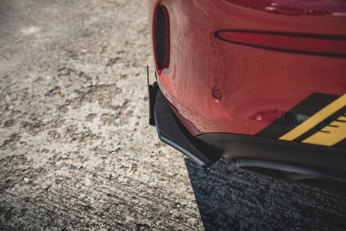 Street Pro Bakre Sidosplitters + Flaps för Mercedes-AMG C43 Coupe C205