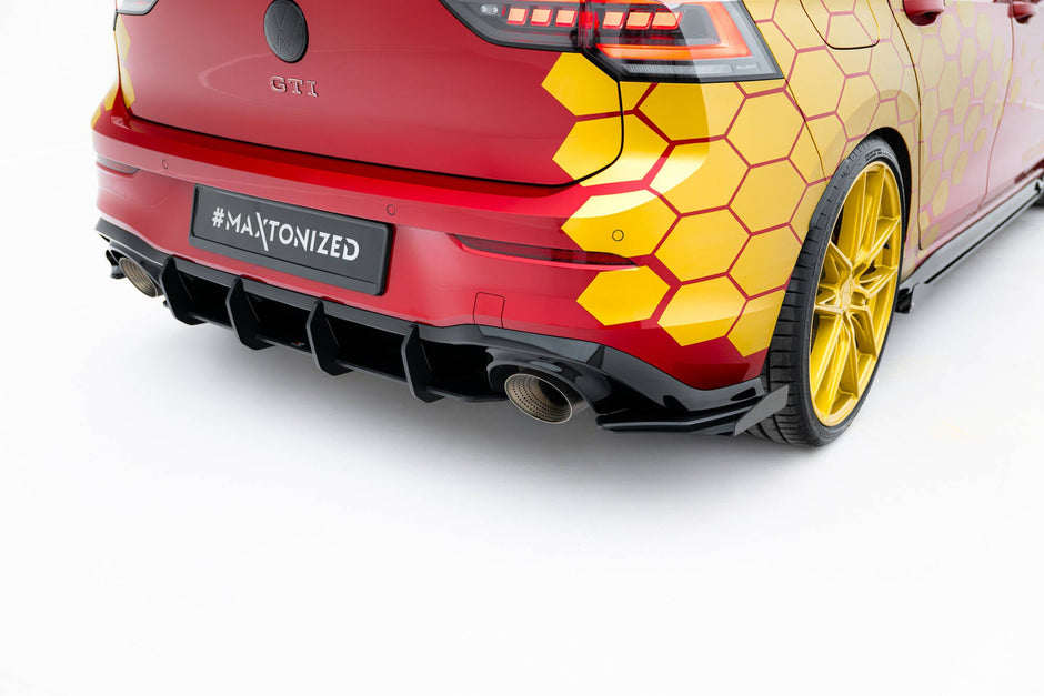 Street Pro Bakre Sidosplitters + Flaps för Volkswagen Golf GTI Clubsport Mk8 Facelift
