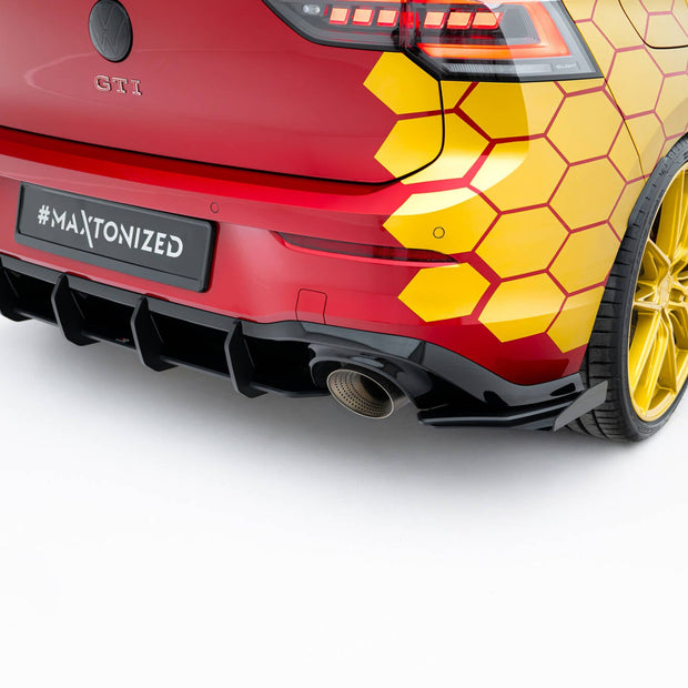 Street Pro Bakre Sidosplitters + Flaps för Volkswagen Golf GTI Clubsport Mk8 Facelift