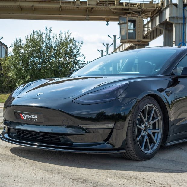 Frontläpp för Tesla Model 3