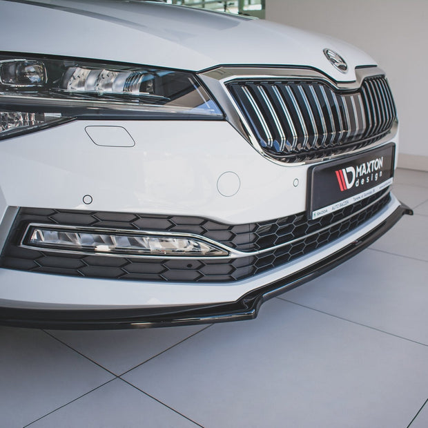 Frontläpp V.1 för Skoda Superb Liftback / Combi Mk3 Facelift