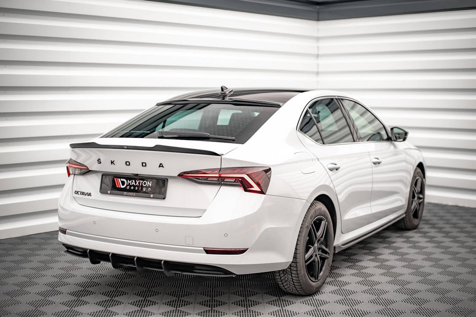 The Extension Of The Rear Window för Skoda Octavia Liftback Mk4