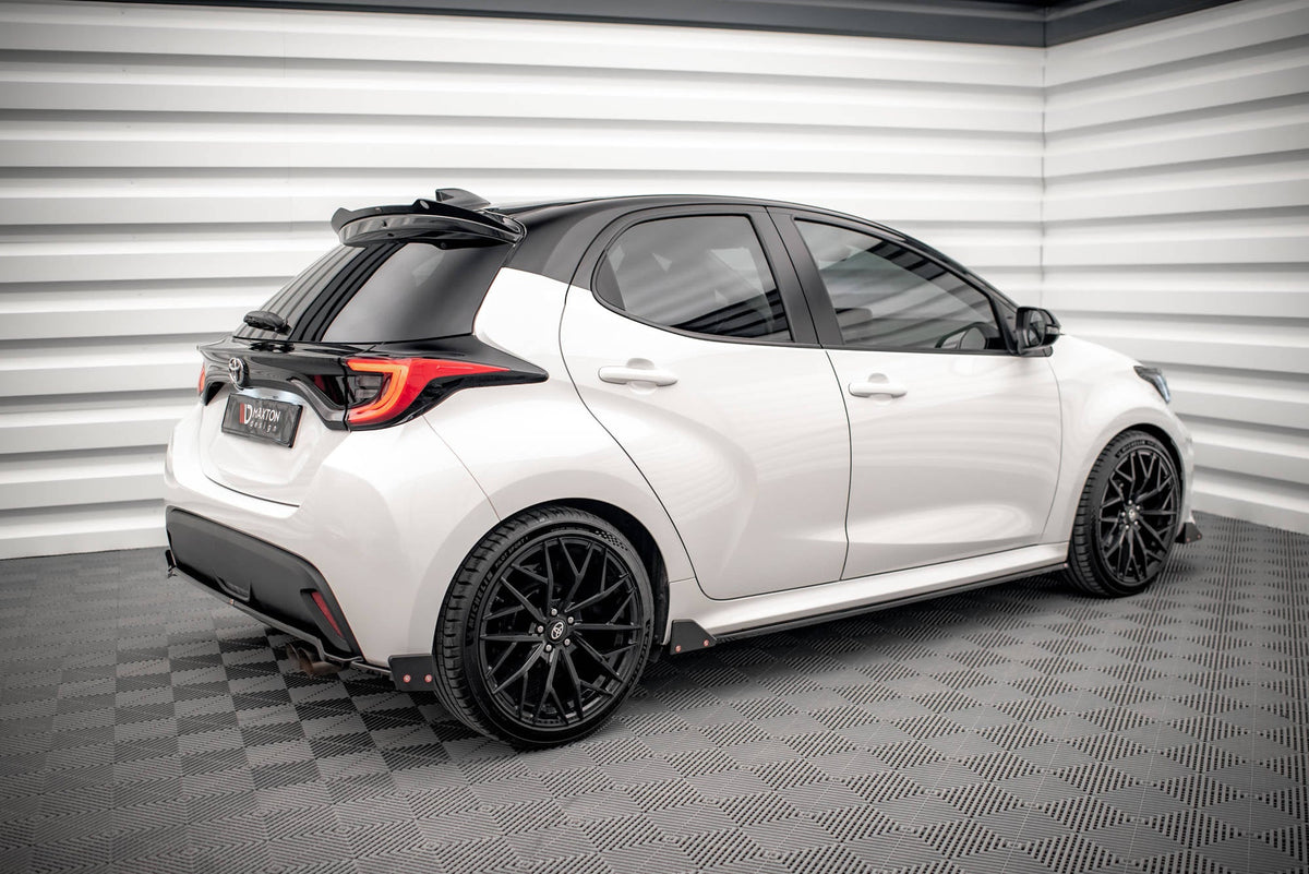 Sidokjolar Diffusers V.1 + Flaps för Toyota Yaris Mk4