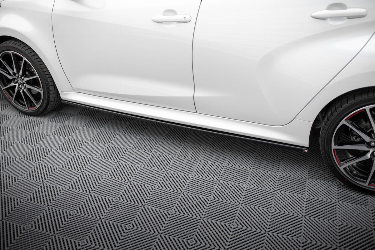 Sidokjolar Diffusers V.2 för Toyota Yaris Mk4