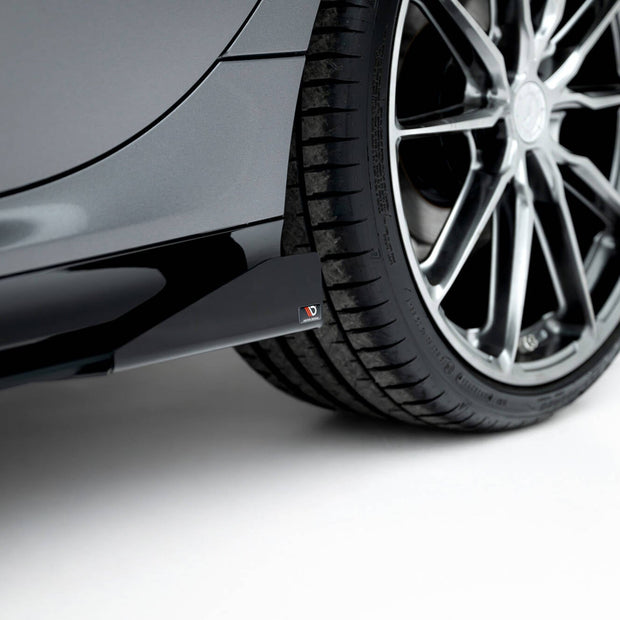 Side Flaps för BMW M135i F70