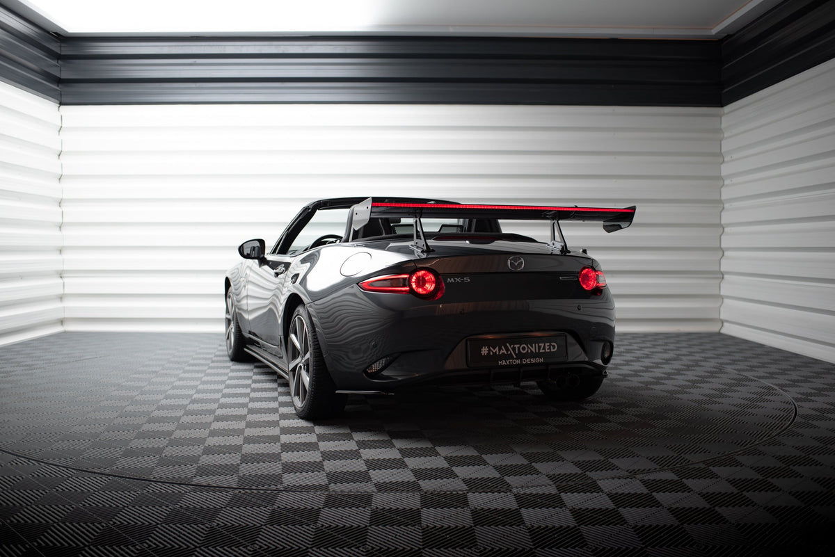 Kolfiberspoiler med övre swan-fäste + LED för Mazda MX-5 ND (Mk4)