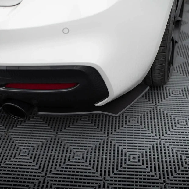 Maxton Design Racing Bakre Sidesplitters V2 – BMW M140i F20 F21 Maxton Design