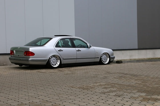 Mercedes Benz E-Class Sedan W210 1995 - 2002 Luftfjädring Fjäderbenskit TA Technix