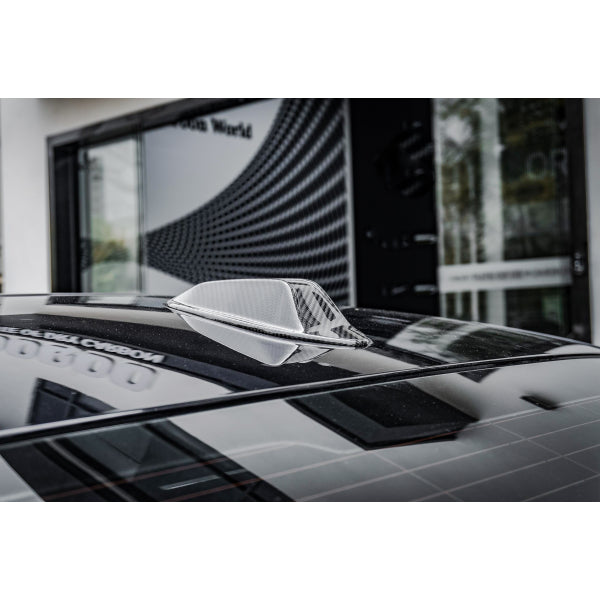 Antennkåpa (hajfena) i pre-preg carbon för BMW U06 / G26 i4 / U11