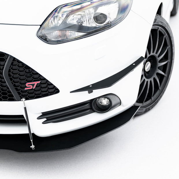 Canards (Främre Stötfångare Wings) för Ford Focus ST Mk3