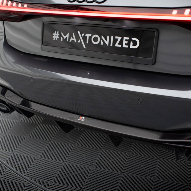 Rear Valance + Exhaust Ends Imitation för Audi A7 S-Line C8 / S7 C8 / C8 Facelift / S7 Facelift