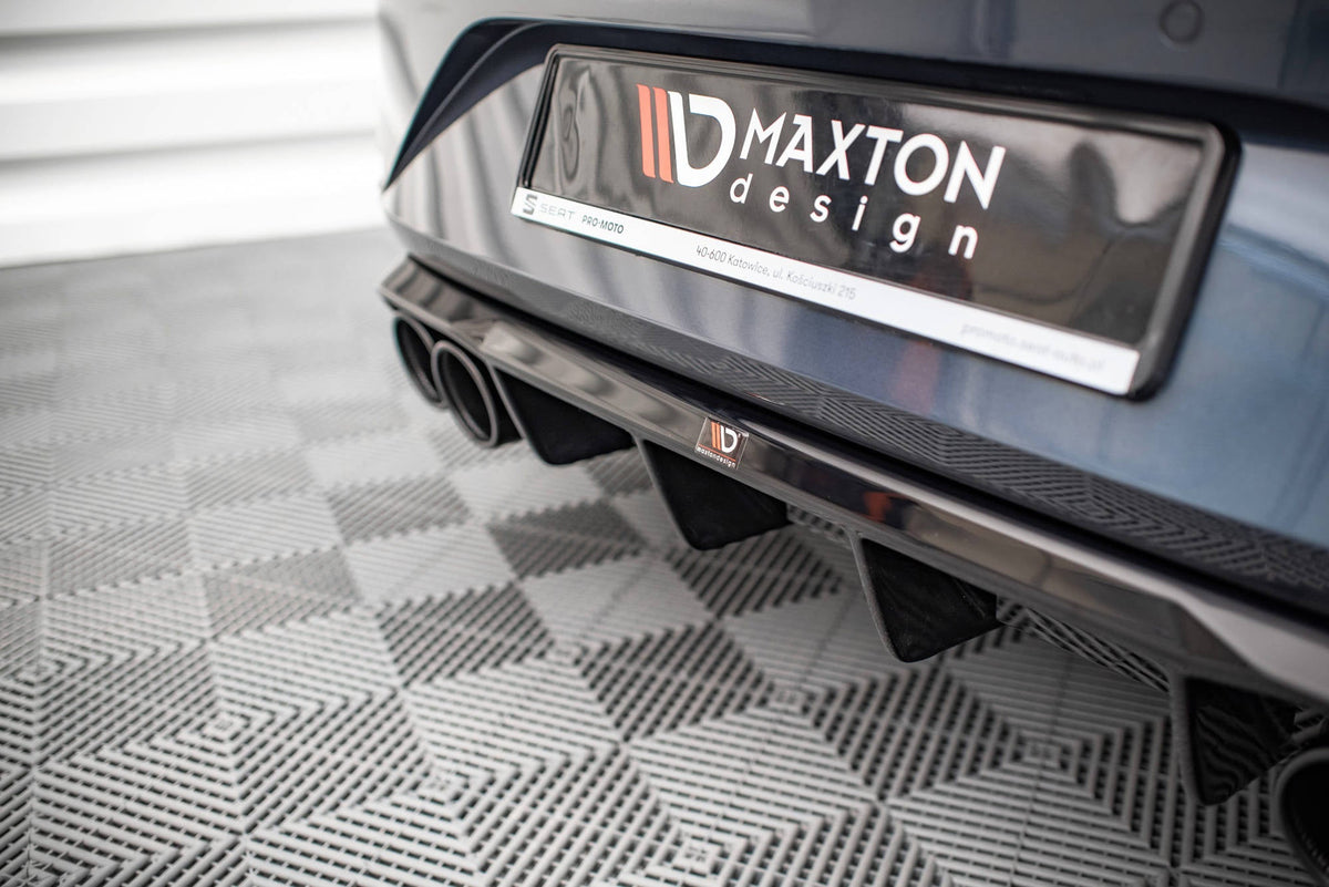 Rear Valance + Exhaust Ends Imitation för Seat Leon FR Hatchback Mk4