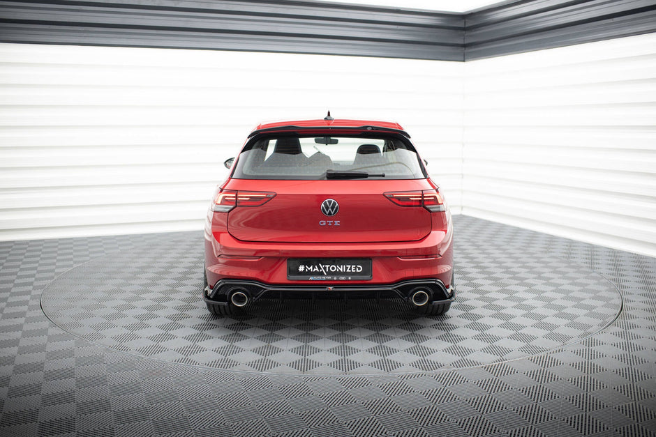 Rear Valance + Exhaust Ends Imitation för Volkswagen Golf GTE / R-Line Mk8 / Mk8 Facelift