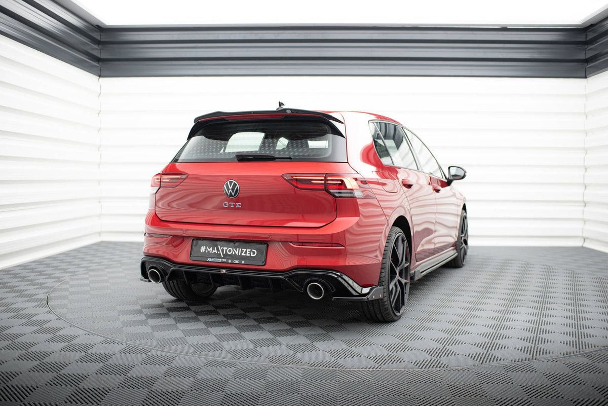 Rear Valance + Exhaust Ends Imitation för Volkswagen Golf GTE / R-Line Mk8 / Mk8 Facelift
