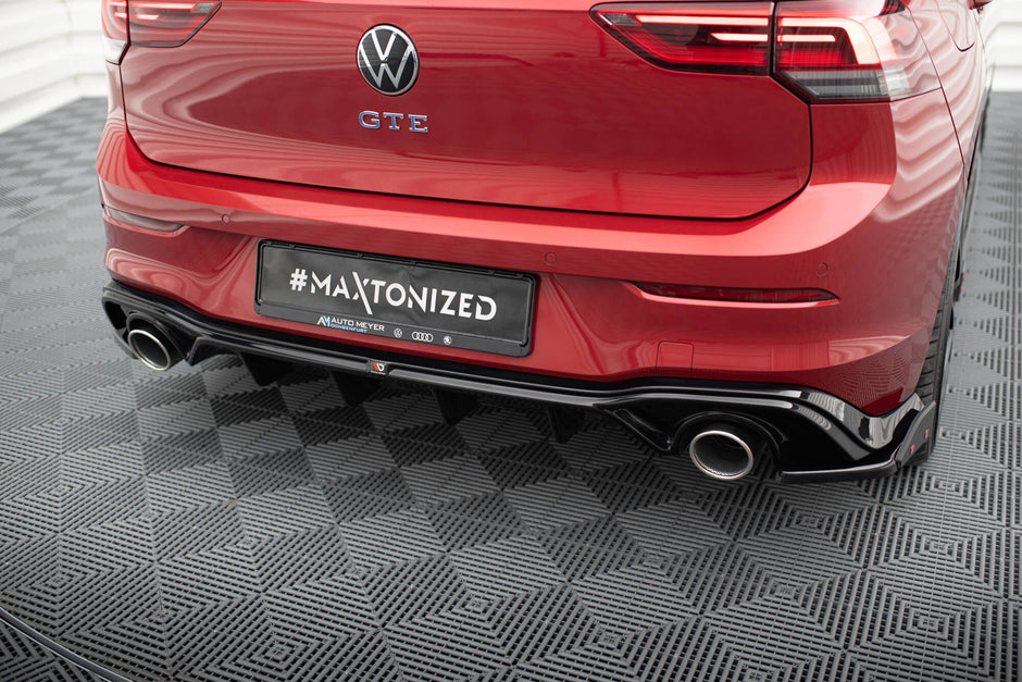 Rear Valance + Exhaust Ends Imitation för Volkswagen Golf GTE / R-Line Mk8 / Mk8 Facelift