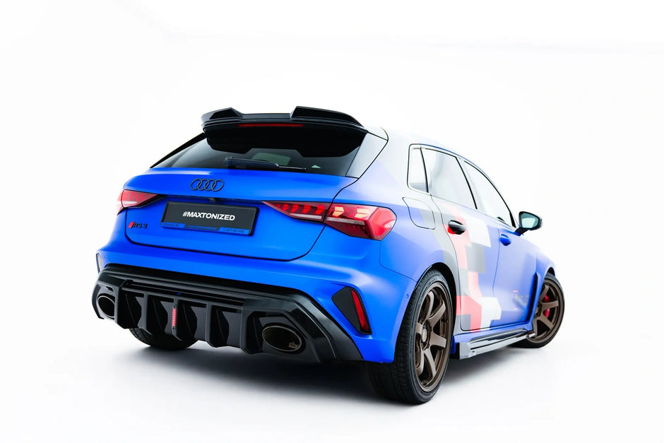 Rear Valance för Audi RS3 Sportback 8Y Facelift (Version with LED light)