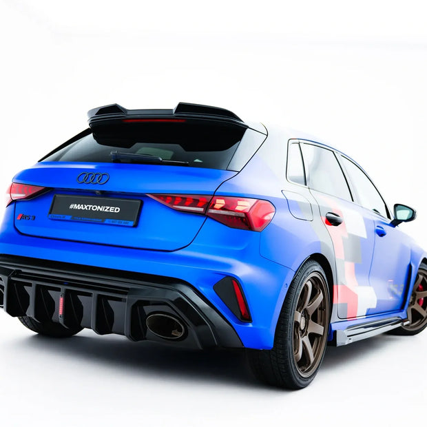 Rear Valance för Audi RS3 Sportback 8Y Facelift (Version with LED light)