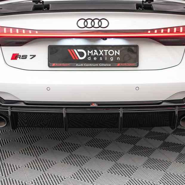 Rear Valance för Audi RS7 C8 (Version with towbar)