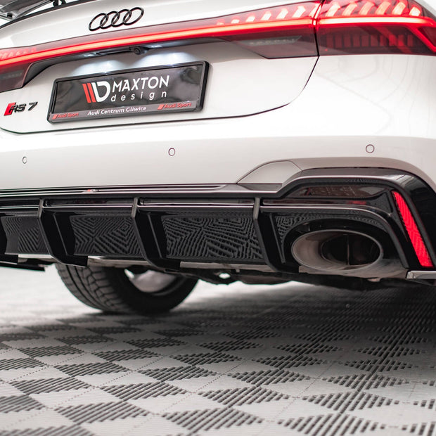 Rear Valance för Audi RS7 C8 (Version with towbar)