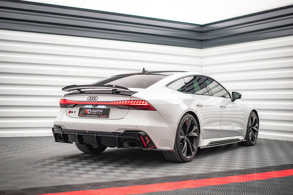 Rear Valance för Audi RS7 C8 (Version with towbar)