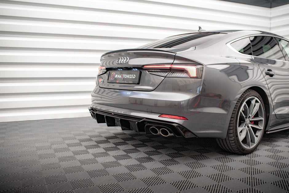 Rear Valance för Audi S5 F5 Coupe / Sportback