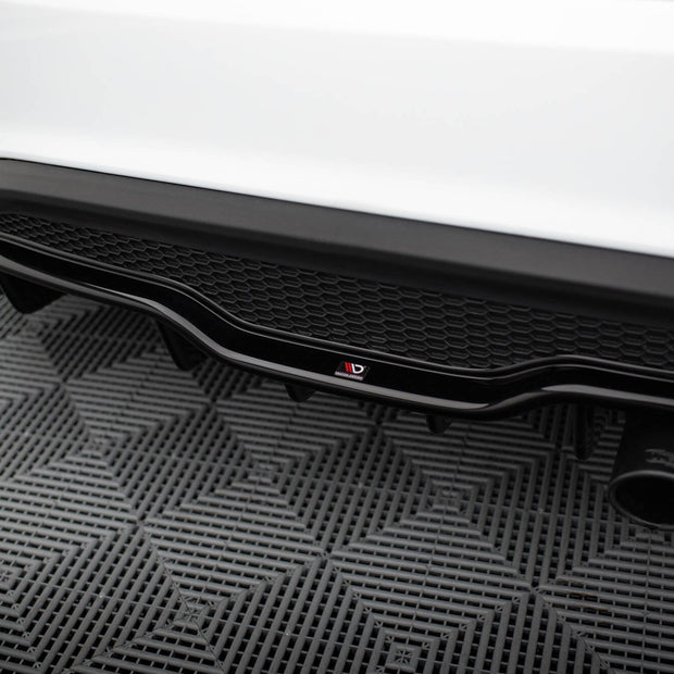 Rear Valance för Ford Fiesta ST (3 door version) Mk7 Facelift