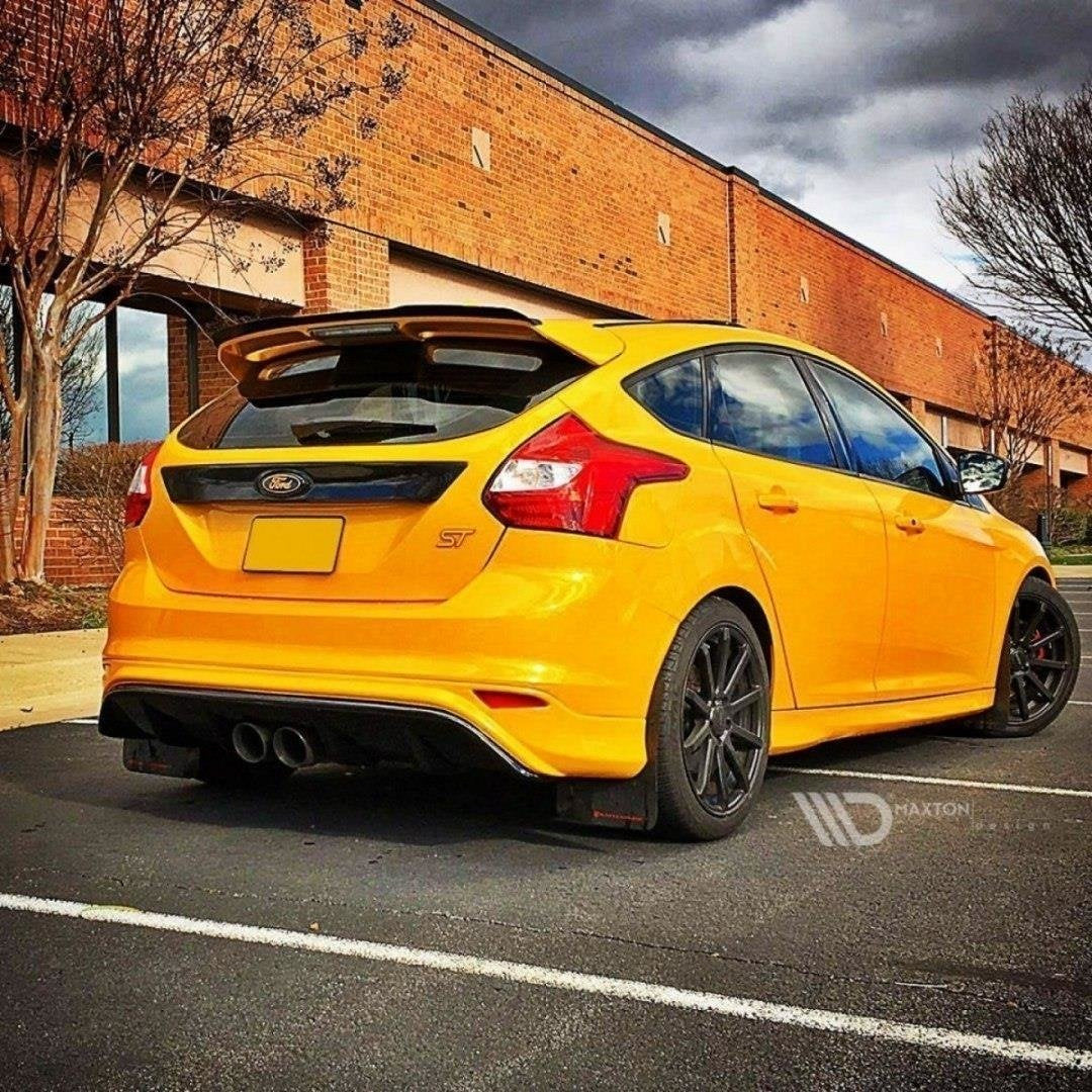 Rear Valance för Ford Focus ST Mk3 (RS LOOK)