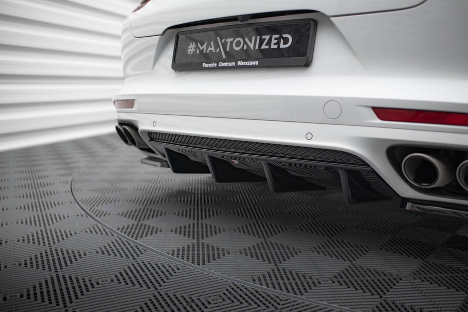 Rear Valance för Porsche Panamera GTS 971