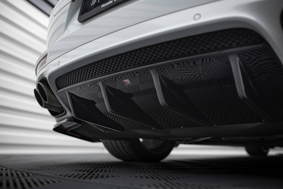 Rear Valance för Porsche Panamera GTS 971