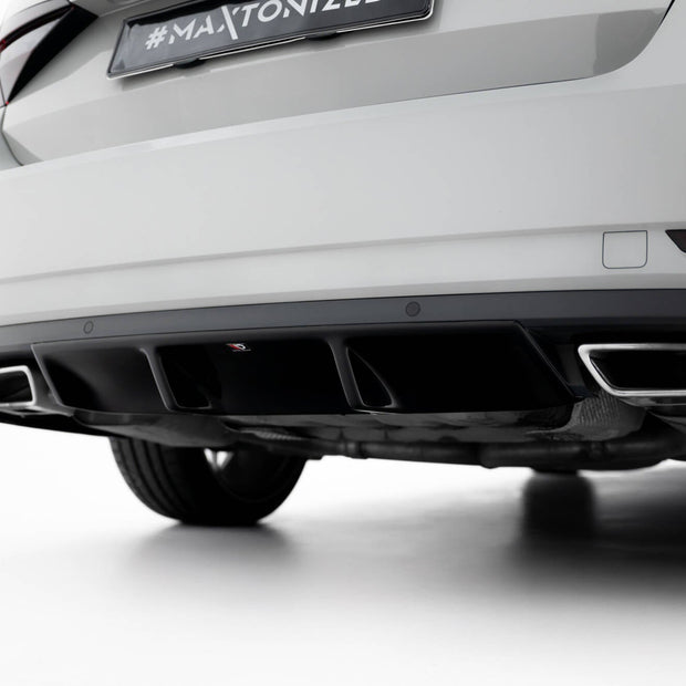 Rear Valance V.1 för Skoda Superb Liftback / Combi Mk3