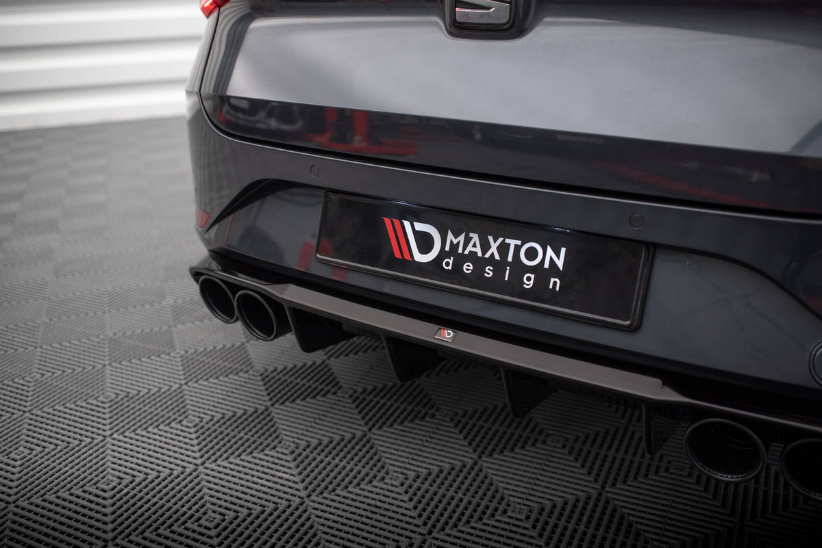 Rear Valance + Exhaust Ends Imitation för Seat Leon ST FR Mk4